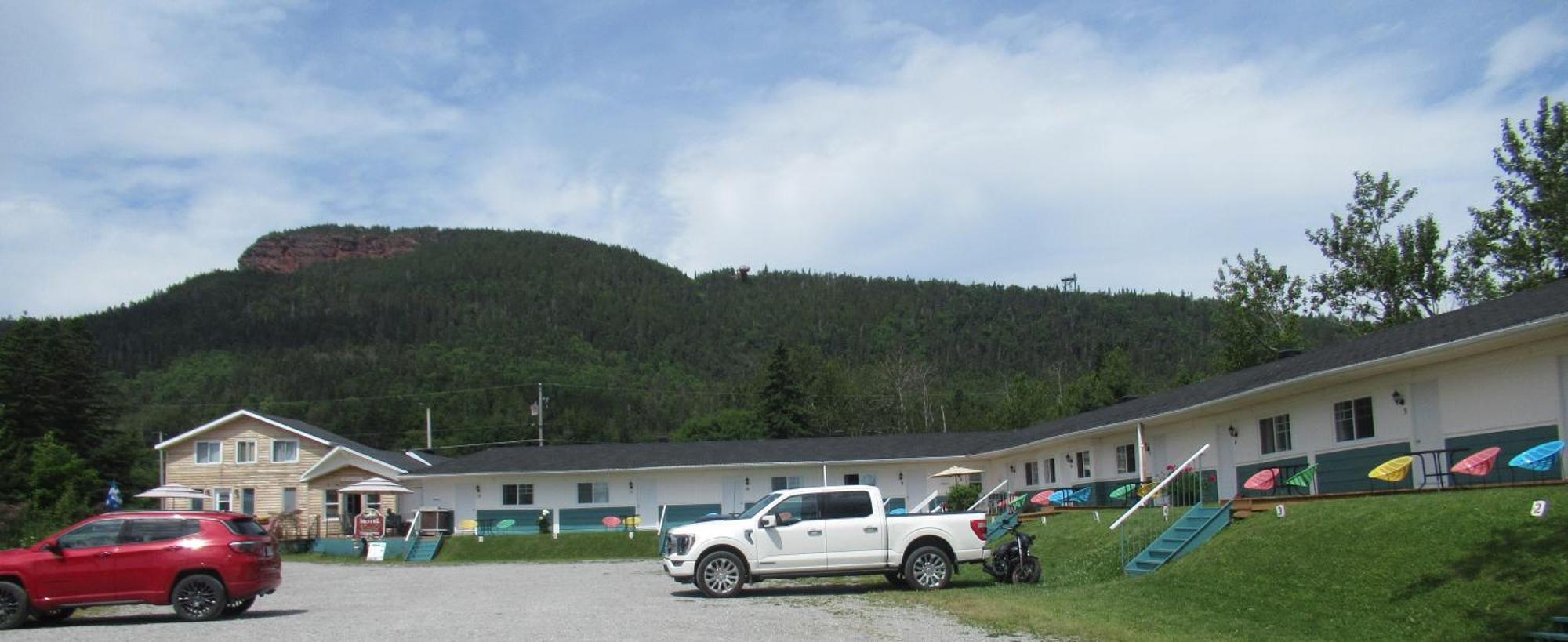 Motel Et Chalet Natabel Perce Exteriör bild
